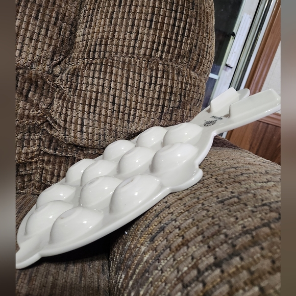 Temptations Easter Bunny Egg Tray Ceramic 15x9in Beautiful Easter Decor - Picture 5 of 9